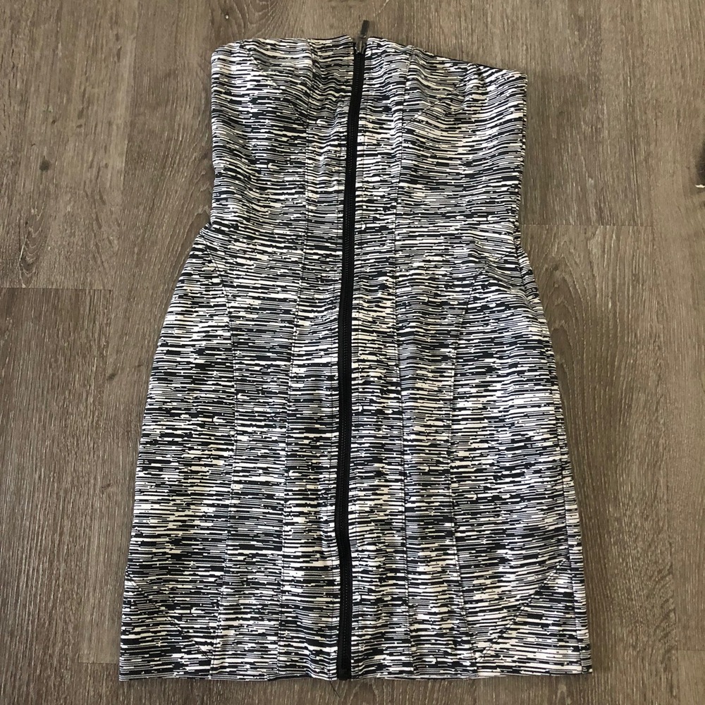 Victorias Secret Black White Abstract Zip Front Strapless Mini Dress sz 2 - Picture 2 of 10